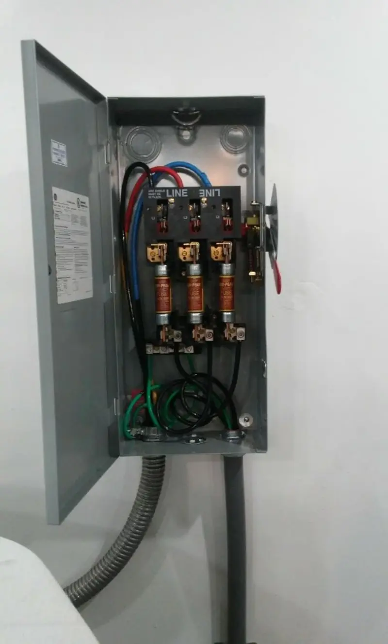 Three-phase disconnect switch installed for Smoke Detector Installation in Rose